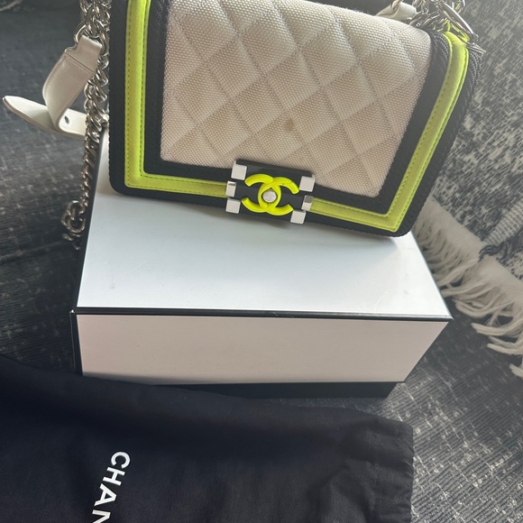 Authentic Chanel Bag - Picture 4 of 12